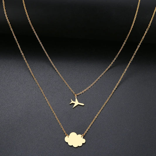 Collares de nubes y aviones